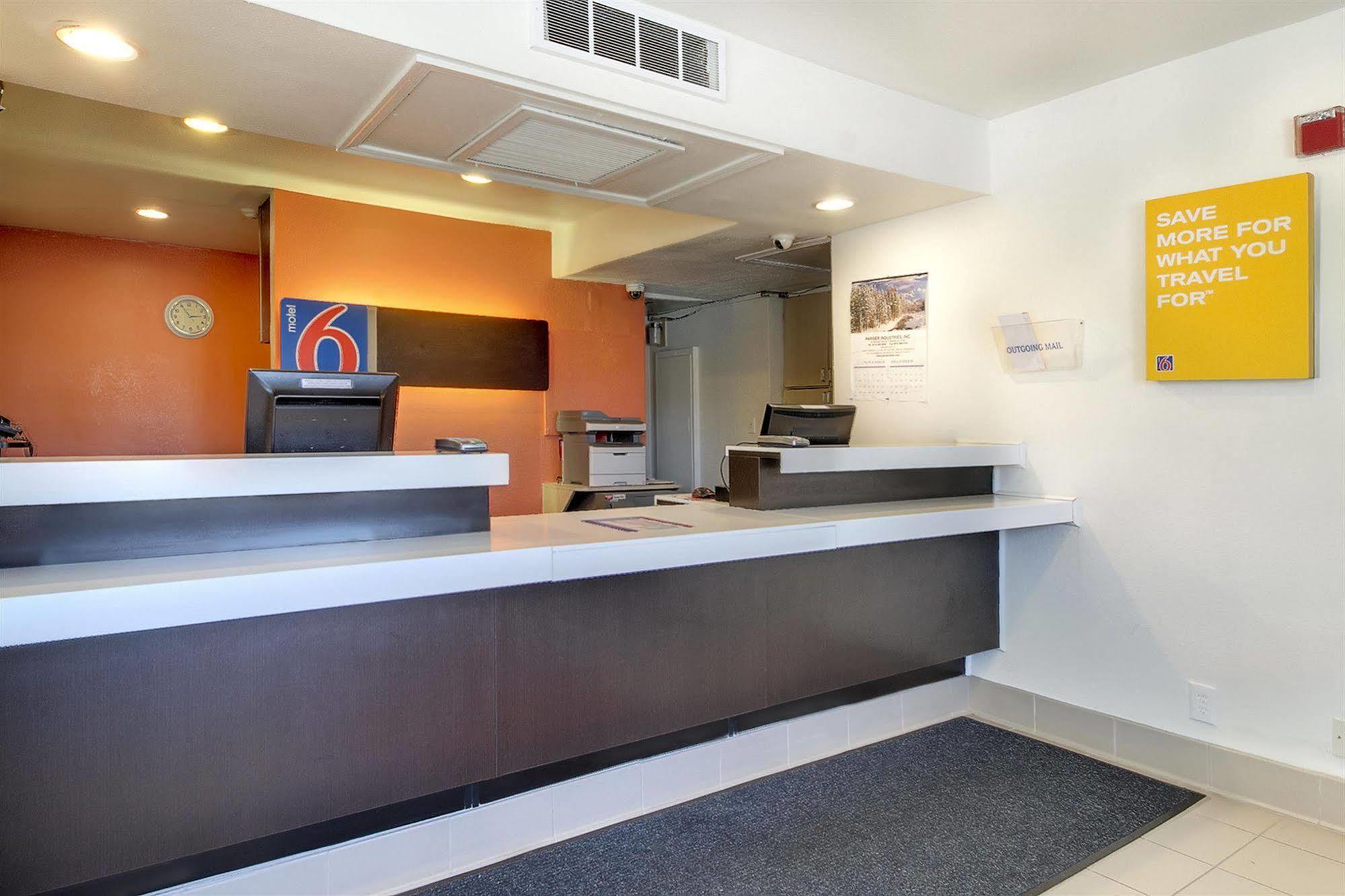 Motel 6-Capitol Heights, Md - Washington 라르고 외부 사진