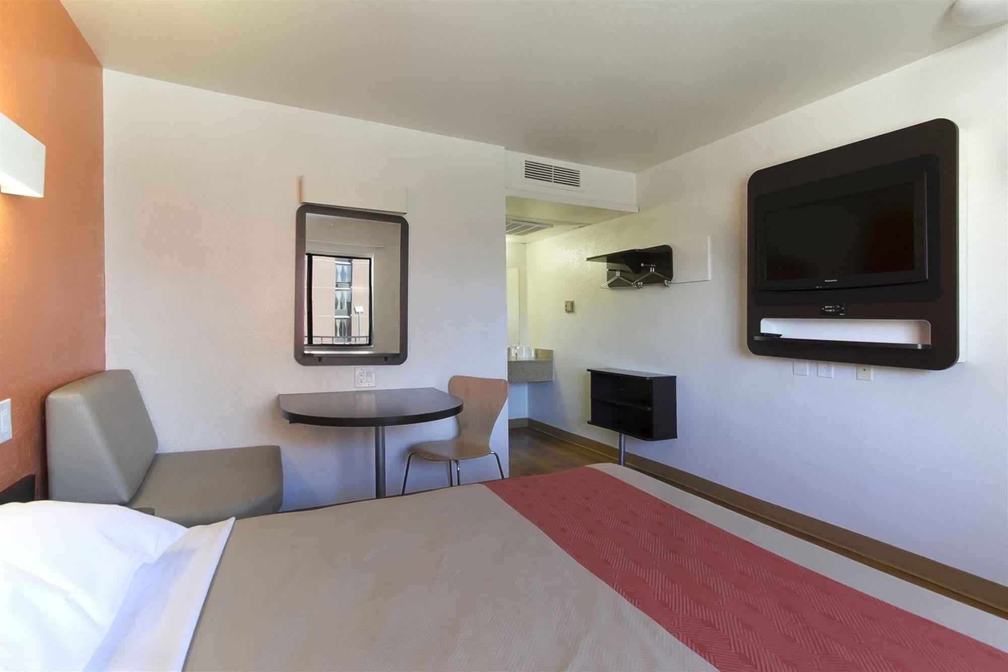 Motel 6-Capitol Heights, Md - Washington 라르고 외부 사진